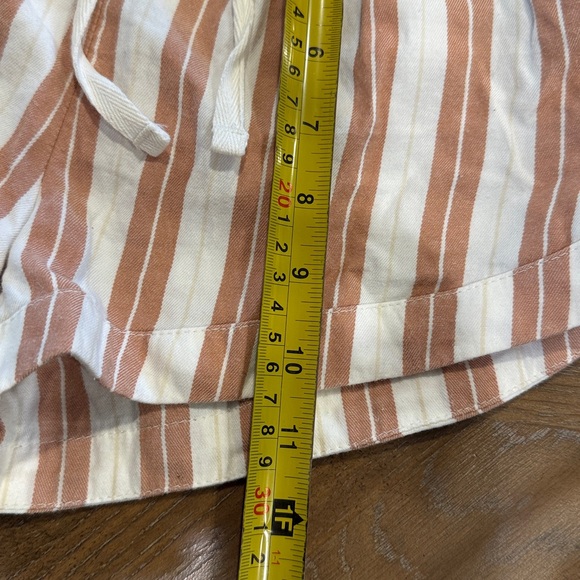 Billabong Women's Striped Tan and Cream Shorts - Picture 9 of 9